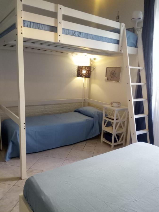 Blue Sea Apartment Ачи Кастело Екстериор снимка